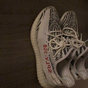 Zebra Yeezy‘s size 6 1/2 men’s